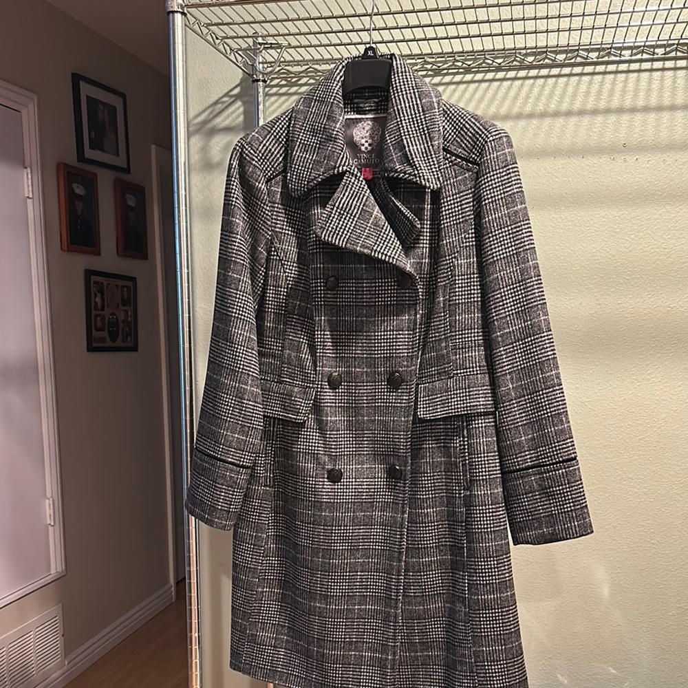 Vince Camuto Black and White Trench Coat with Classic Design